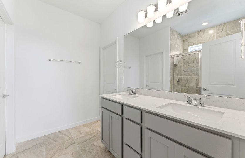 Owner's Bath w/Dual Sinks