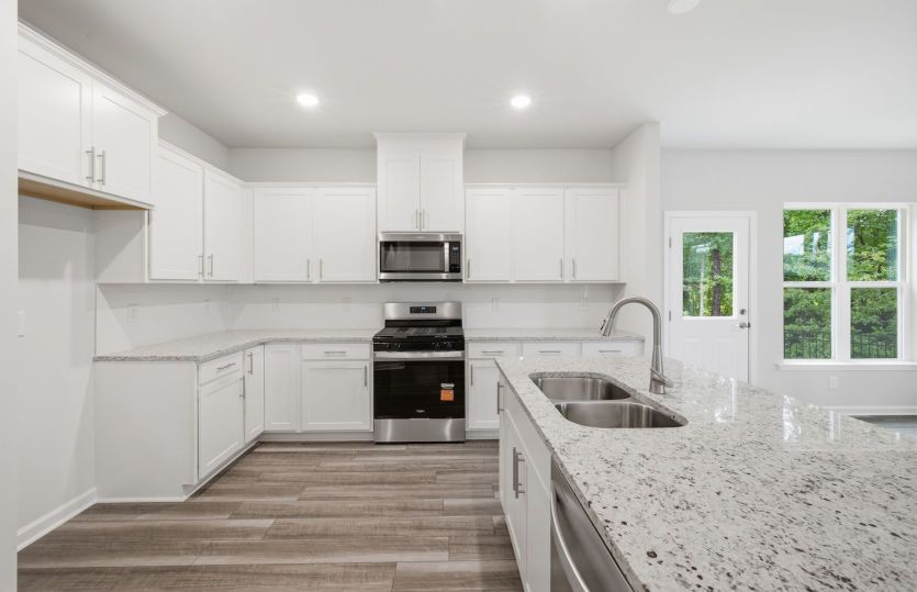 Hayden #6 - Stylish Kitchen