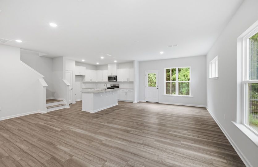 Hayden #6 - Kitchen & Dining with Access to Outdoor Patio