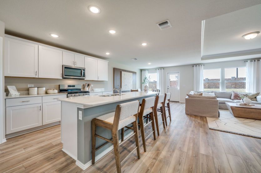 Eat-in bartop in kitchen