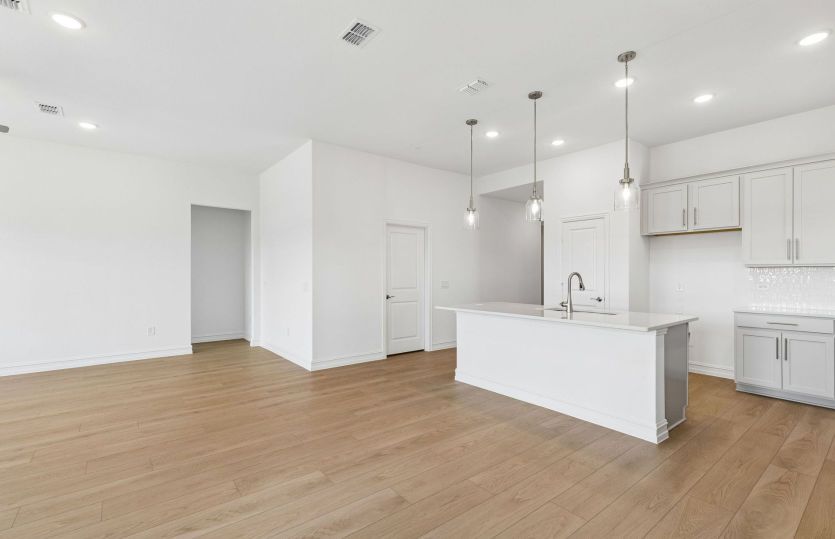 Beautiful pendent lighting option in kitchen
