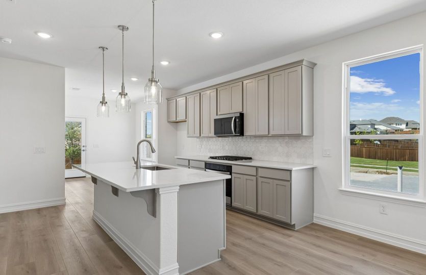 Beautiful pendent lighting in kitchen