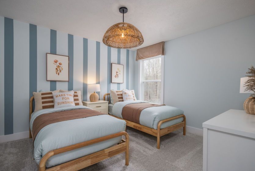 Guest or Kid's Bedroom