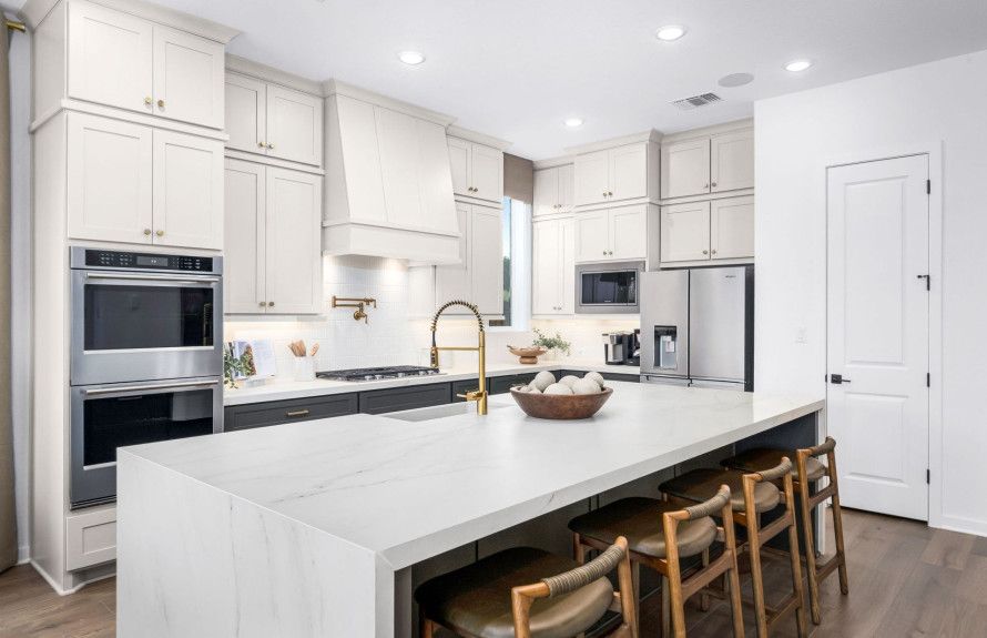 Kitchen With Island Seating