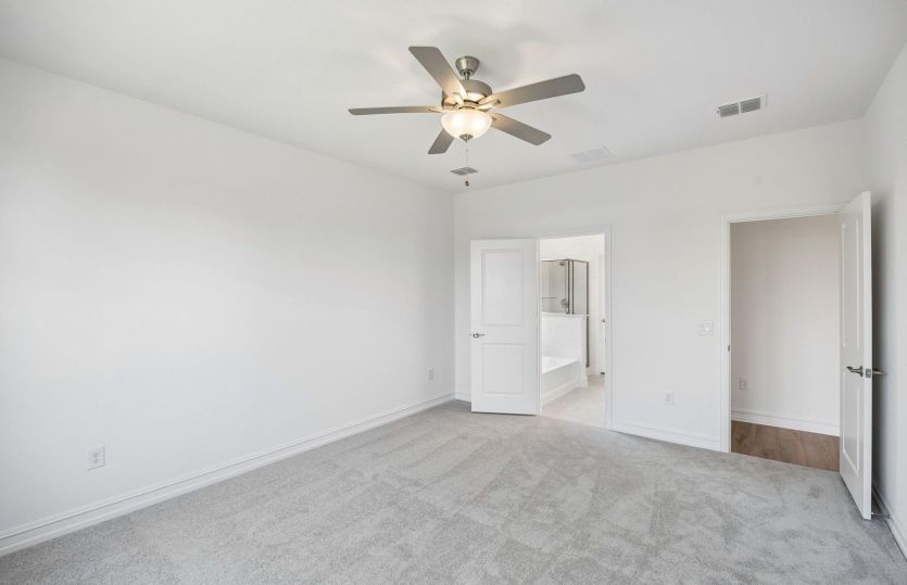 Private primary suite