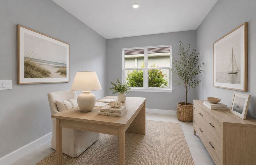 Enclosed flex room | Virtually staged for illustrative purposes