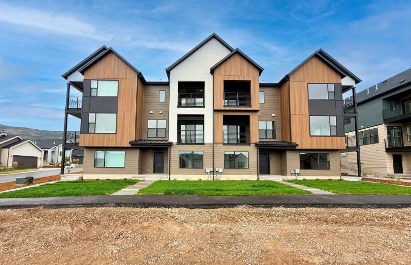 Lodge - Deep Creek at Jordanelle Ridge - Peak: Heber City, Utah - Pulte Homes