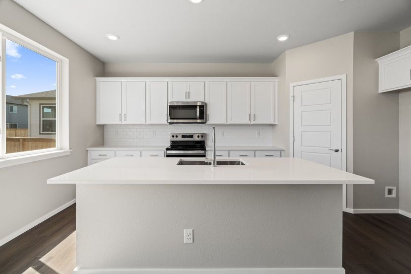 Kitchen with Spacious Kitchen Island