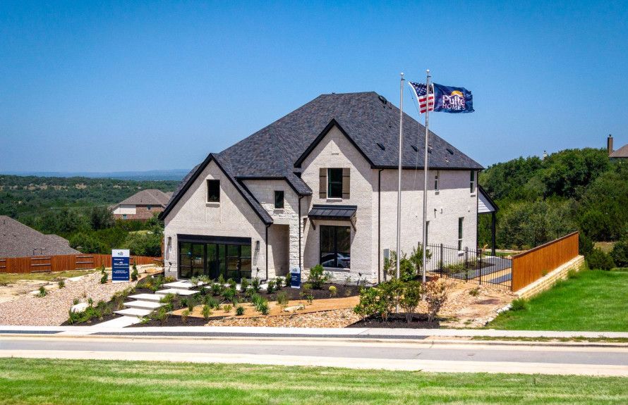 West Cypress Hills por Pulte Homes en Austin Texas
