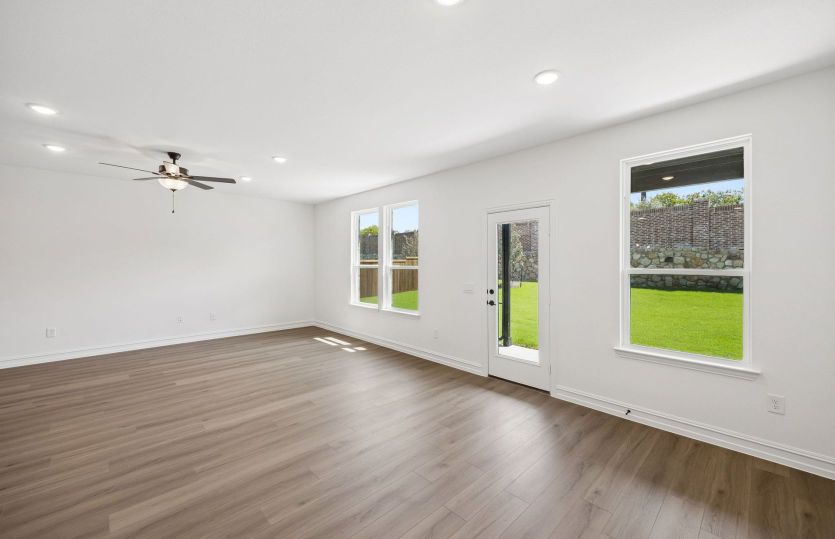 Cafe area with access to backyard