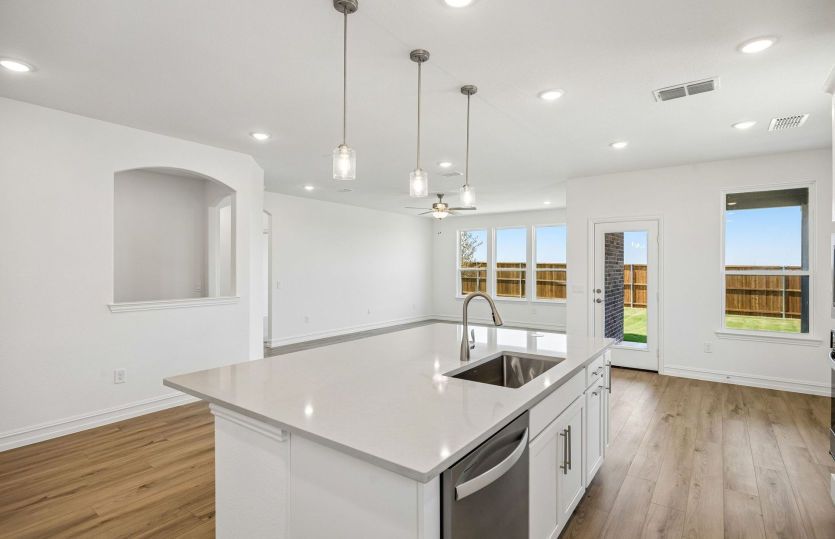 Beautiful pendent lighting in kitchen