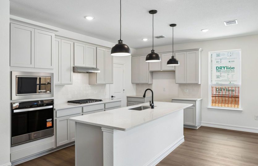Eat-in bartop island in kitchen