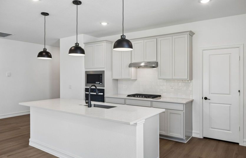 Beautiful pendent lighting in kitchen
