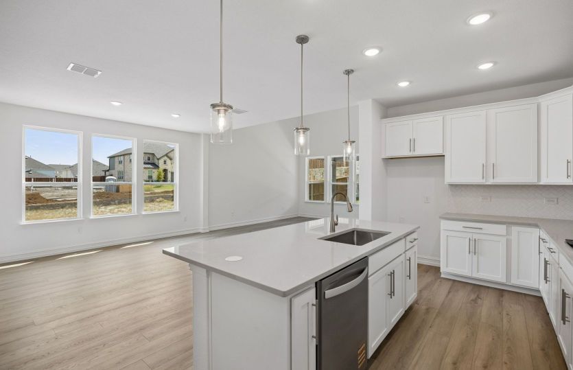 Beautiful pendent lighting in kitchen