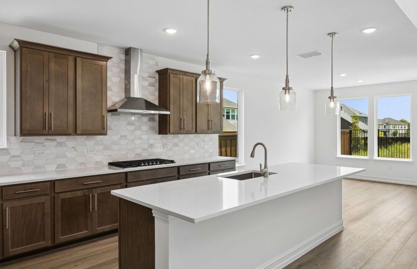 Beautiful pendent lighting in kitchen