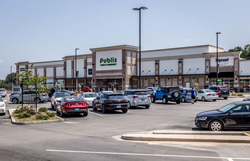 Grab Groceries at Publix & a Coffee at Starbucks - Just a 5-minute Commute