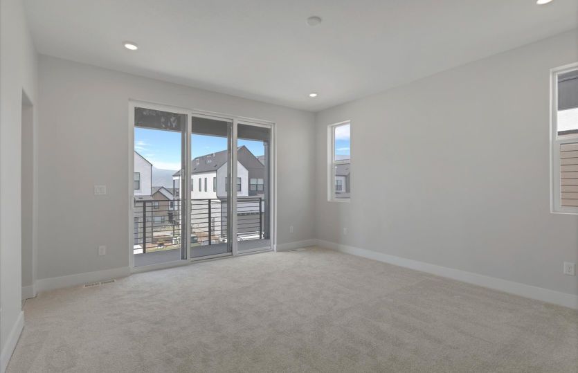 Game Room with Balcony