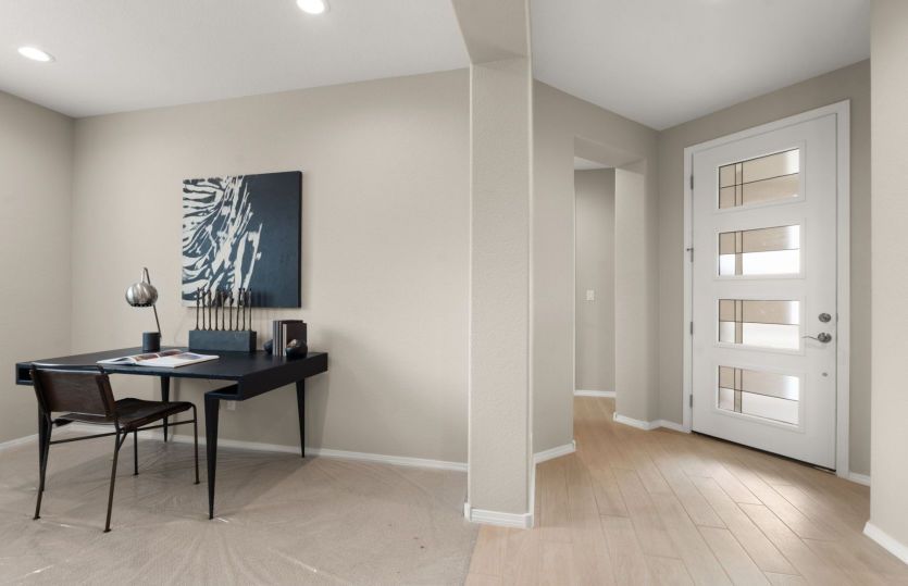 Flexible den space off of the entry