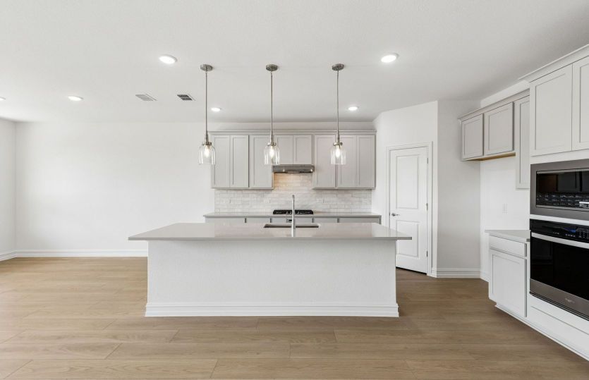 Beautiful pendent lighting in kitchen