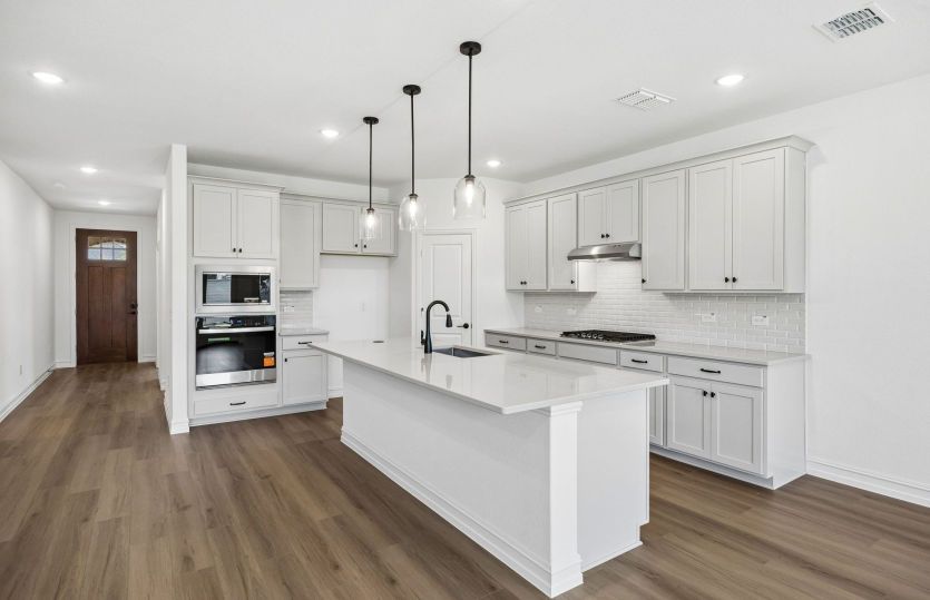 Eat-in bartop kitchen island