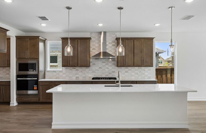 Eat-in bartop island in kitchen