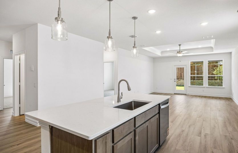 Eat-in bartop kitchen island