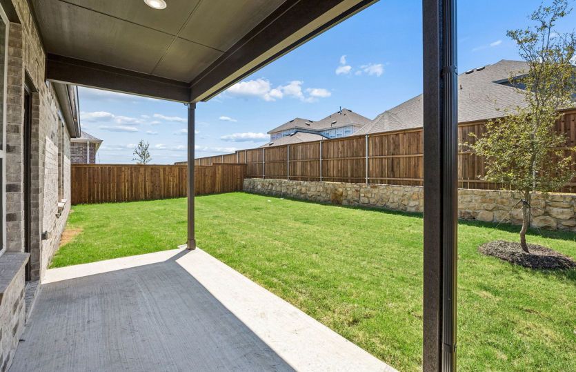 Covered built-in back patio