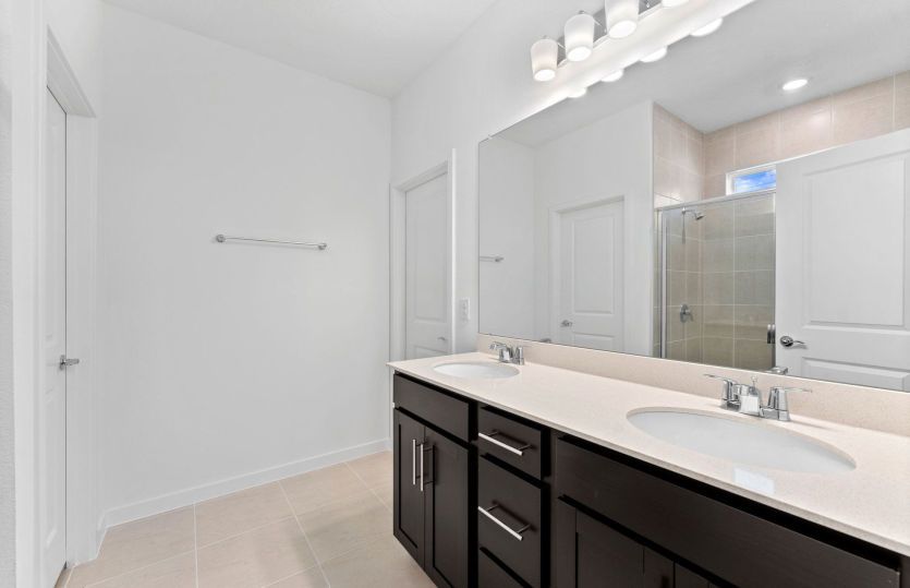 Owner's Bath w/Dual Sinks