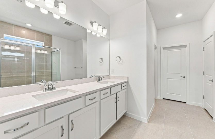 Owner's Bath w/Dual Sinks