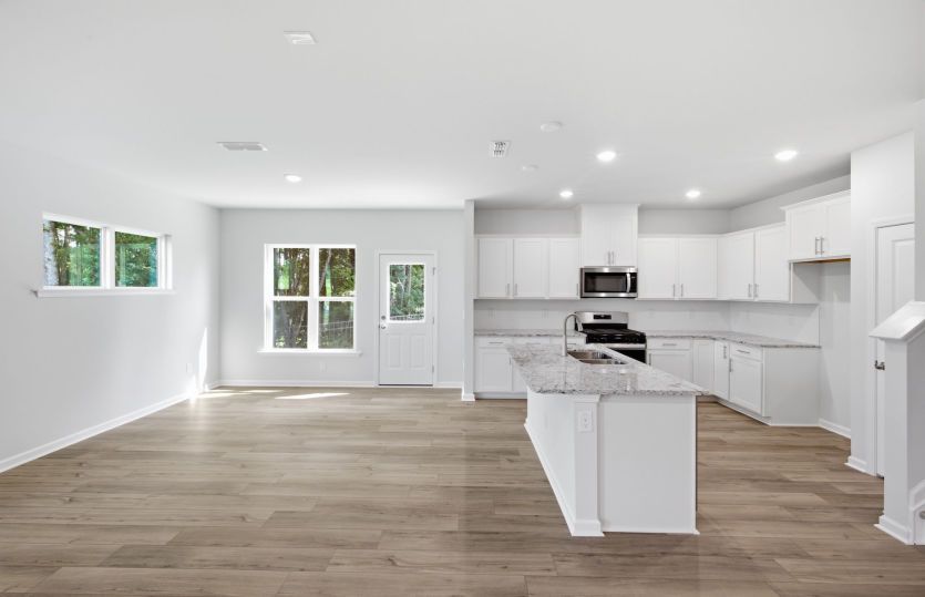 Hayden #7 - Kitchen & Dining with Access to Outdoor Patio
