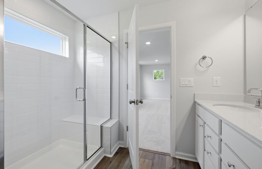 Murray #122 - Owner's Bath