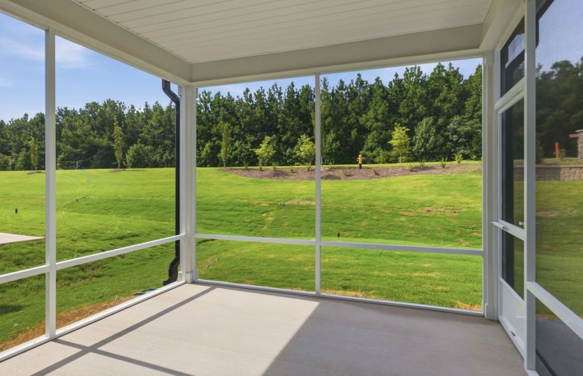 Murray #122 - Screened Porch - Imagine entertaining in this Outdoor Living Space