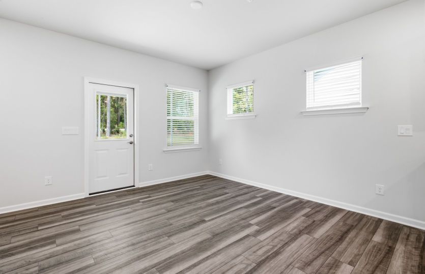 Hampton #105 - Everyday Eating Space