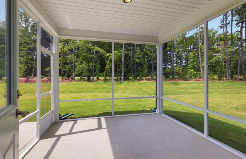 Hampton #105 - Screened Porch for Dining, Relaxing & Enjoying the Outdoors