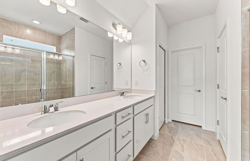 Owner's Bath w/Dual Sinks