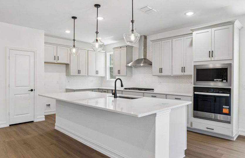 Eat-in bartop island in kitchen