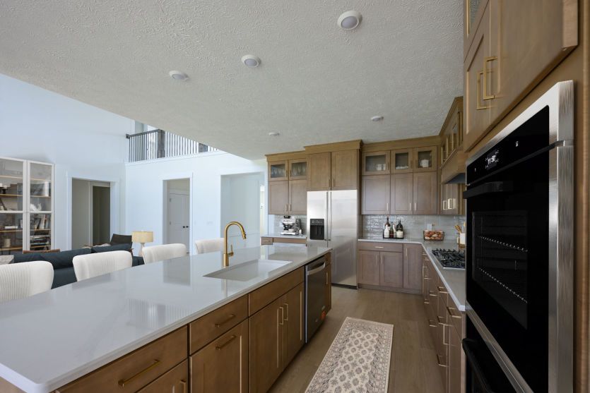 Perfect Size Kitchen for Cooking and Entertaining