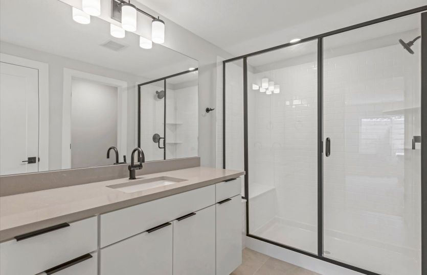 Suite Bathroom