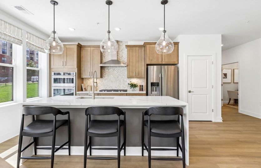 Gourmet Kitchen Seats 3