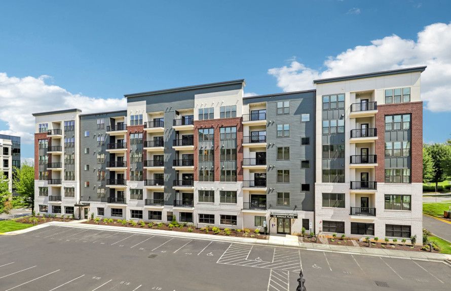 Blvd Flats at National Harbor por Pulte Homes en Washington Maryland