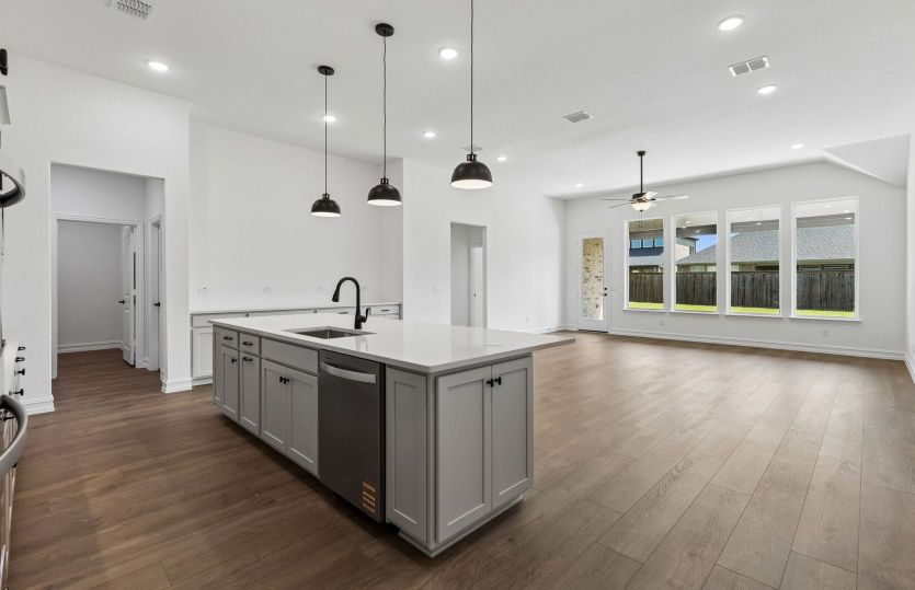 Eat-in bartop island in kitchen