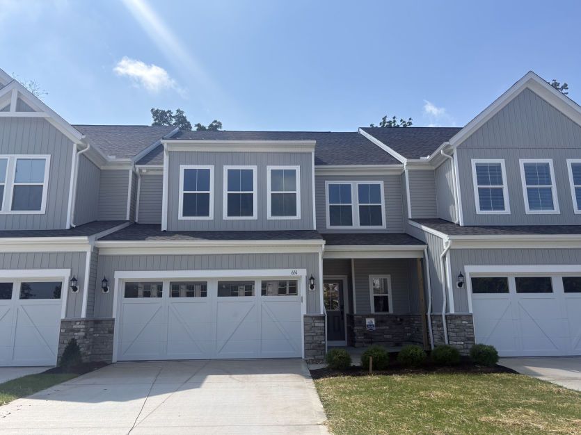 Branton - Port Side: Avon Lake, Ohio - Pulte Homes