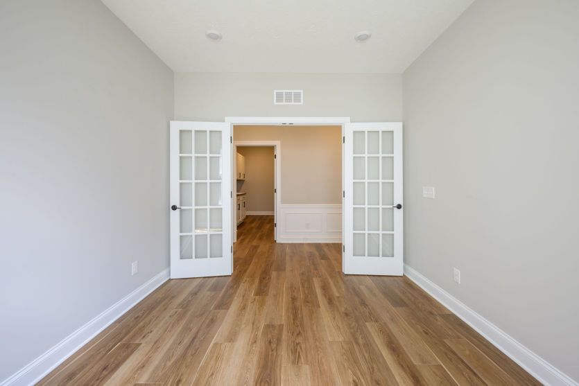 Cozy Flex Room or Home Office