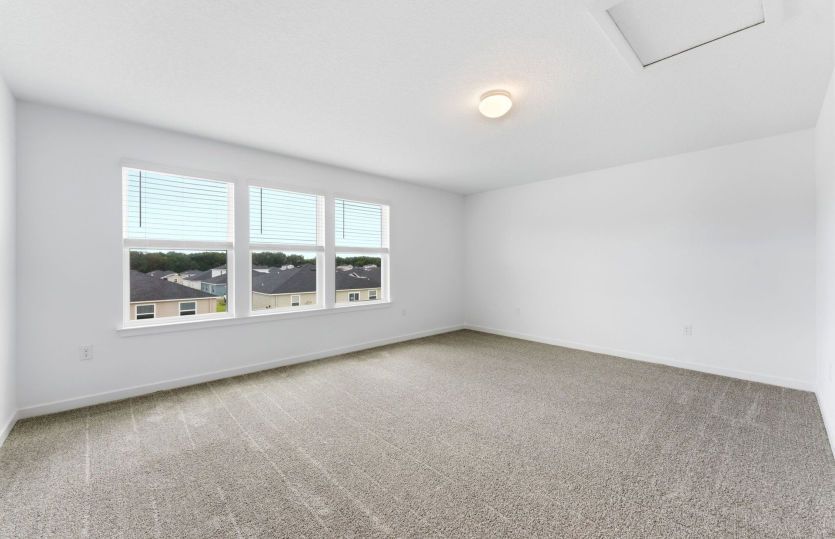 Spacious Loft Area