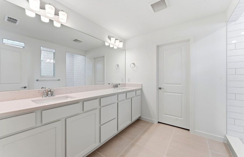 Owner's Bath w/Dual Sinks