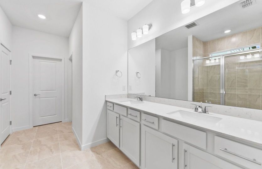 Owner's Bath w/Dual Sinks
