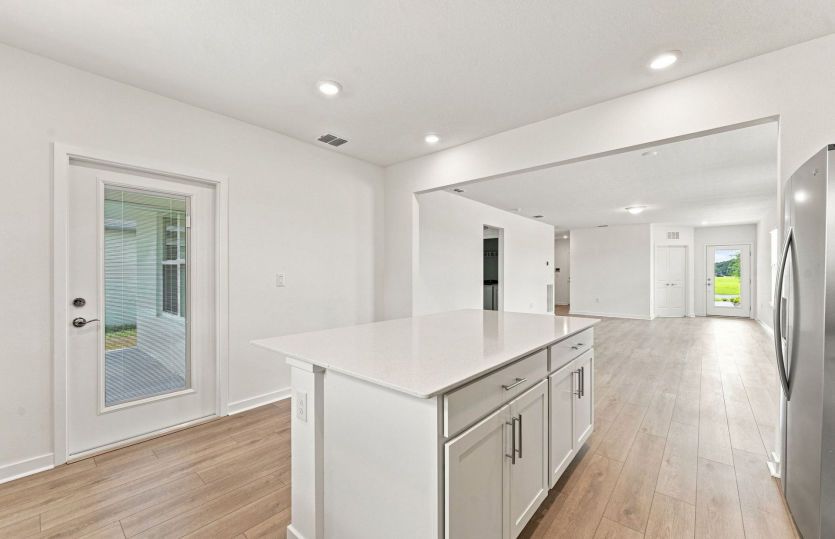 Center Island w/Storage