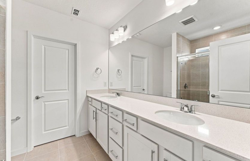 Owner's Bath w/Dual Sinks