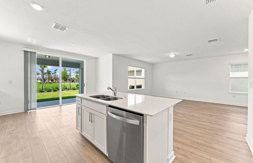 Center Island w/Storage