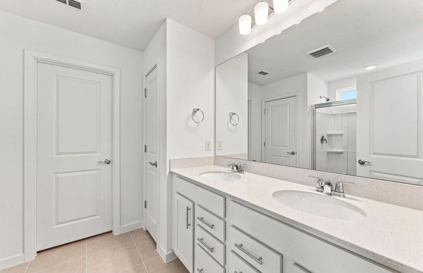 Owner's Bath w/Dual Sinks
